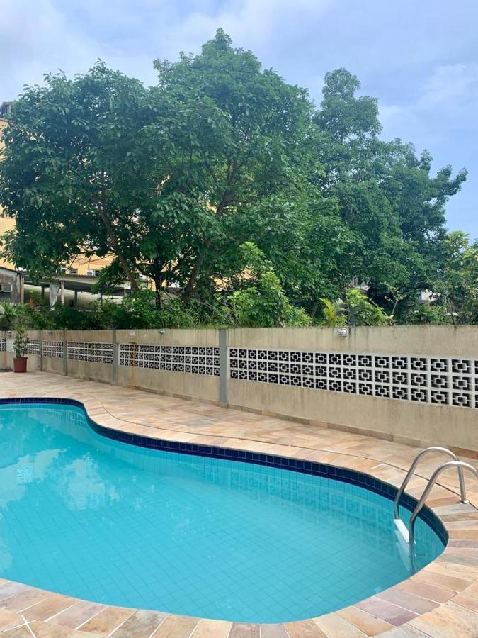 Com Piscina Enseada