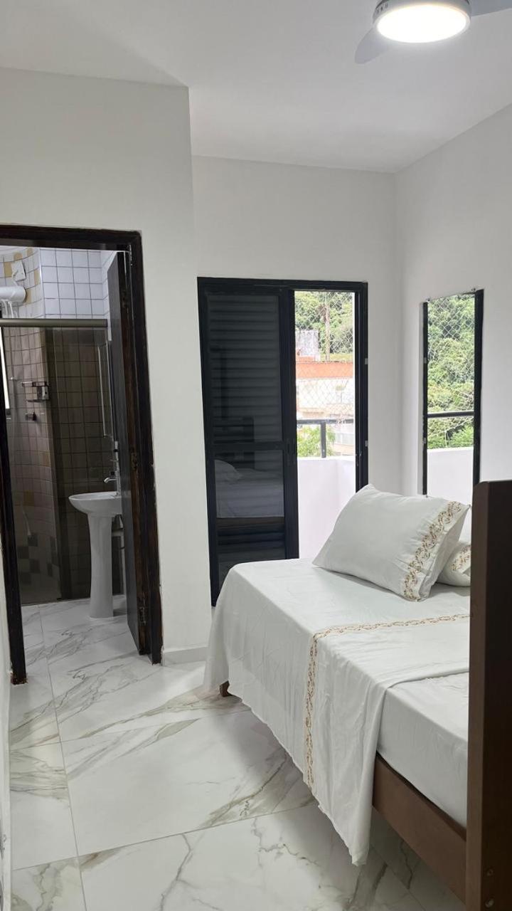Com Piscina Enseada *
